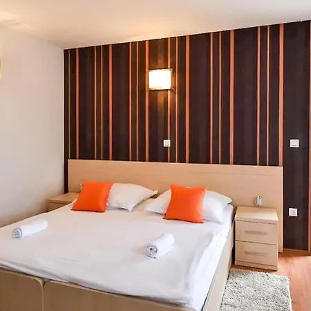 Appartement In With Wifi Podstrana